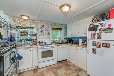 23-25 Maple St, Concord, NH 03301 - photo 4