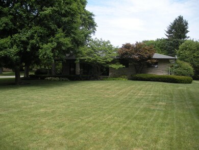 990 McNaughten Rd, Columbus, OH 43213 - photo 2