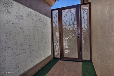 6720 W Desert Blossom Way-large-007-048-