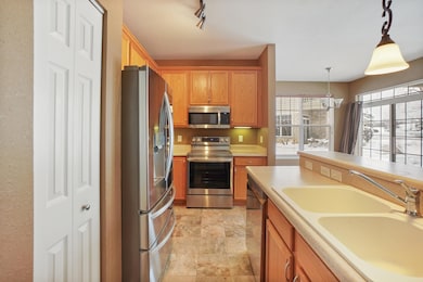 N17W26541 Meadowgrass Cir unit A, Pewaukee, WI 53072 - photo 5