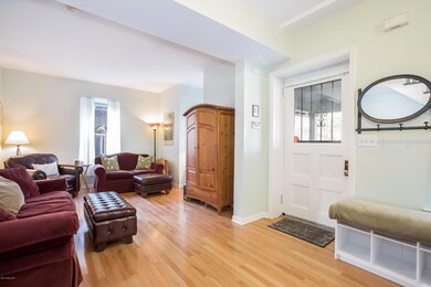 35 Maple Tree Ave unit 1, Stamford, CT 06906 - photo 3