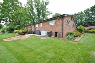 705 Oakdale Dr, Statesville, NC 28677 - photo 2