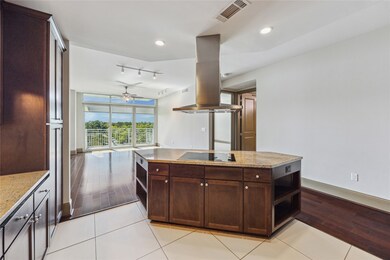 9870 Gaylord Dr unit 818, Houston, TX 77024 - photo 3