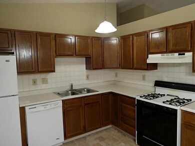 5282 Sawatch Dr, Columbus, OH 43228 - photo 2