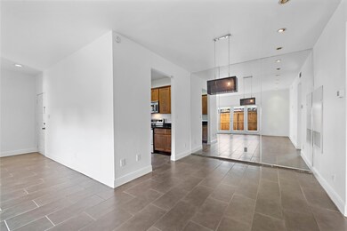 1915 Augusta Dr unit 23, Houston, TX 77057 - photo 5