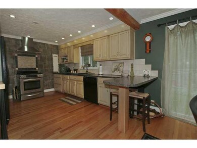 Kitchen Recessed lighting in the kitchen & dining 
