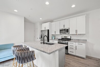 4526 Cloudrest Peak St, North Las Vegas, NV 89031 - photo 7