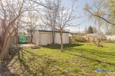 822 Wright Ave, Toledo, OH 43609 - photo 3