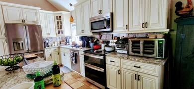 149 Oak Ln, Cresco, PA 18326 - photo 2