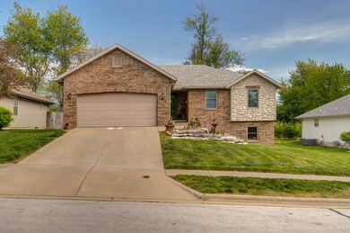 983 Glen Oaks Dr-2