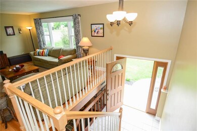 247 Parkwood Circle Entry
