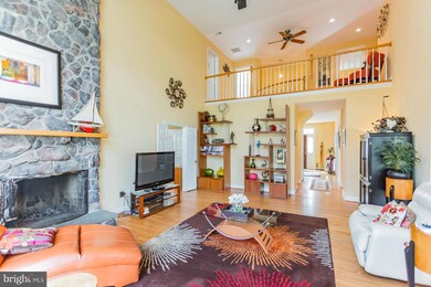 12716 Pond Crest Ln, Herndon, VA 20171 - photo 7