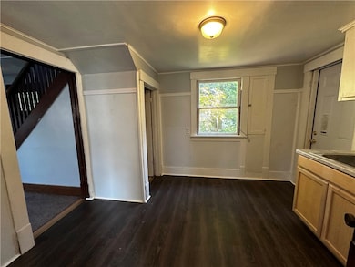 377 New Castle Ave, Sharon, PA 16146 - photo 5