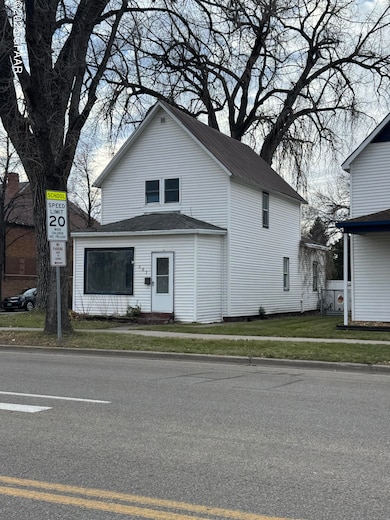 603 N 5th St, Grand Forks, ND 58203 - photo 2
