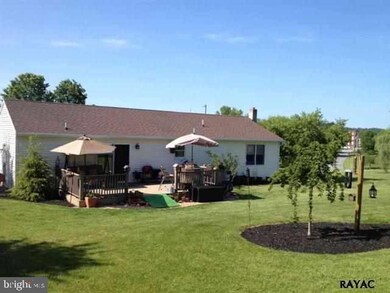 50 Maple St, Seven Valleys, PA 17360 - photo 2