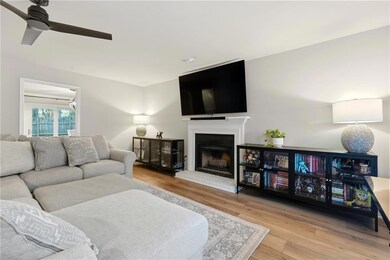 645 Anderson Walk, Marietta, GA 30062 - photo 4