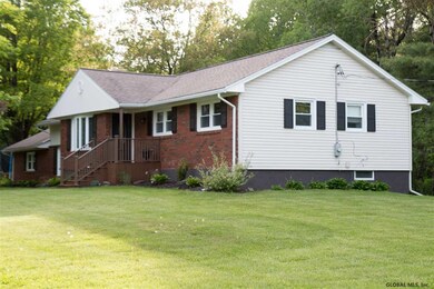 2 Hemlock Ln, Schenectady, NY 12302 - photo 2