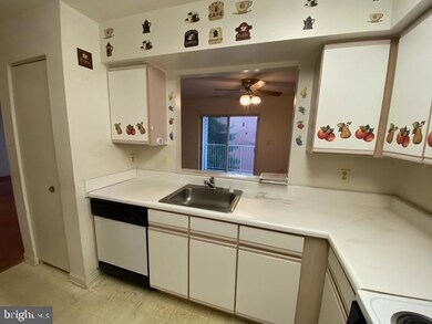 555 Mcmanus Way, Towson, MD 21286 - photo 4