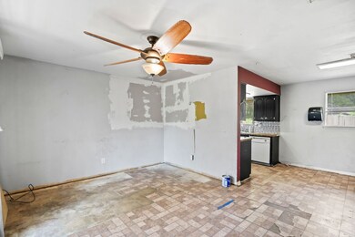 1302 Cherry Spring Dr, Houston, TX 77038 - photo 4