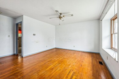4-web-or-mls-3911-edendale-rd