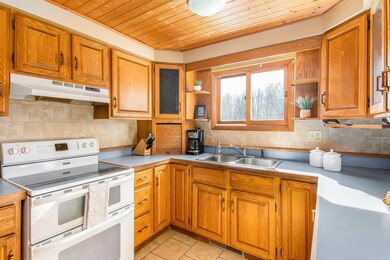 397 Nichols Rd, Fairfax, VT 05454 - photo 5