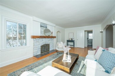 2011 Chautauqua Pkwy, Des Moines, IA 50314 - photo 3