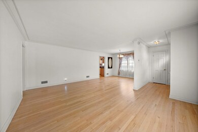 1084 S River Rd, Des Plaines, IL 60016 - photo 3