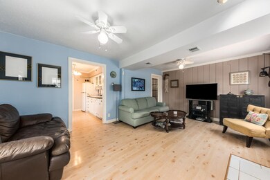 930 N Sleight St, Naperville, IL 60563 - photo 5