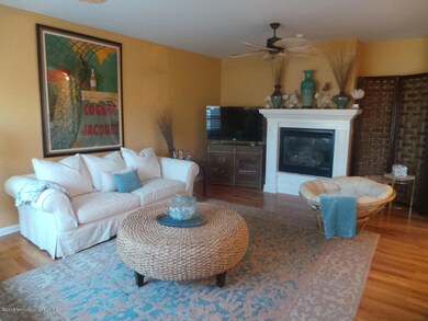 southpointecondo303lr1