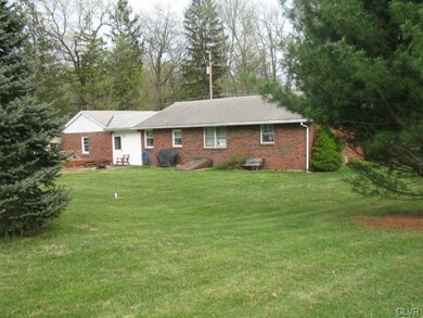 2422 Benders Dr, Bath, PA 18014 - photo 5