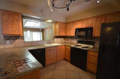 KITCHEN (2)