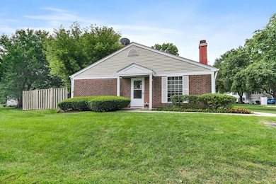 60 Bright Oaks Cir unit 1, Cary, IL 60013 - photo 2