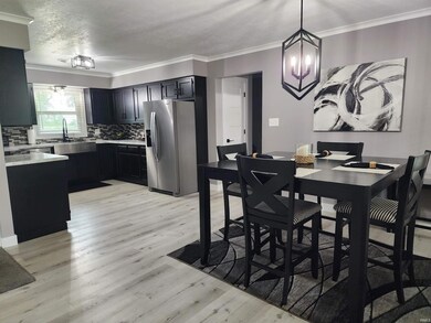 2024 Pleasant Ridge Dr, Fort Wayne, IN 46819 - photo 4