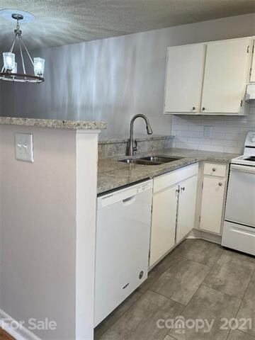 1560 Eagles Place unit L-104, Rock Hill, SC 29732 - photo 2