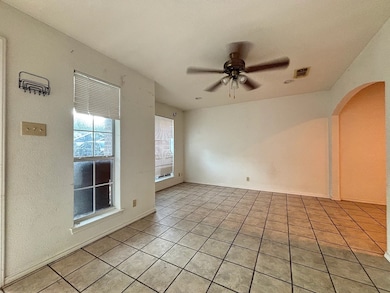807 N Cleveland Ave unit 805, Sherman, TX 75090 - photo 3