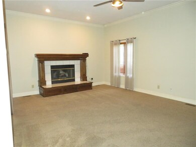 202 N Walker Dr, Raymore, MO 64083 - photo 5