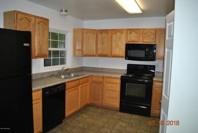 313 Cardinal Rd, Jacksonville, NC 28546 - photo 5