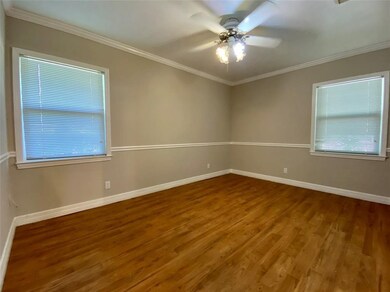 939 W 43rd St, Houston, TX 77018 - photo 5