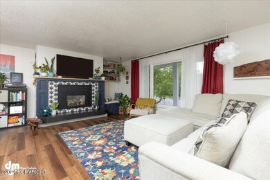 07-Living Room 20240606-DW-4203