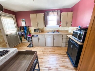 88 Elm St, Mechanic Falls, ME 04256 - photo 4