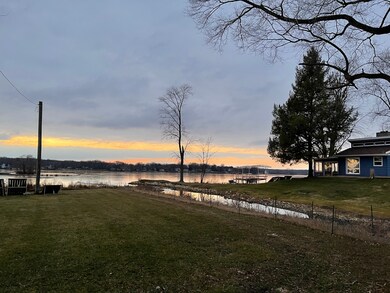 7724 Deep Spring Rd unit 2, Wonder Lake, IL 60097 - photo 2