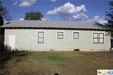 1020 N San Marcos St, Seguin, TX 78155 - photo 5