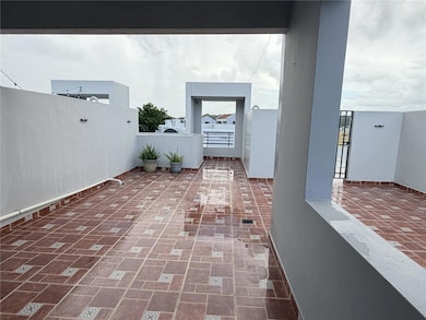 C2 Urb Las Gaviotas unit 2, Toa Baja, PR 00949 - photo 2