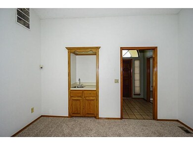 2713 Amber St, Moore, OK 73160 - photo 5