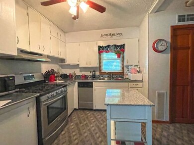 1115 W Summit Ave, Shenandoah, IA 51601 - photo 6