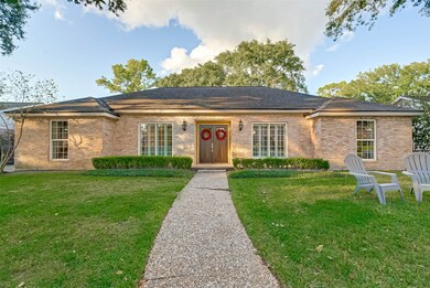 10110 Olympia Dr, Houston, TX 77042 - photo 2