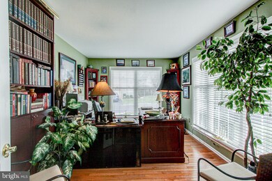 215 Victoria Ct unit 164, Doylestown, PA 18901 - photo 2