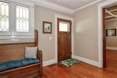 137 N Race St, Statesville, NC 28677 - photo 4