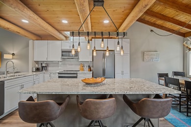 57075 Wild Lily unit 11, Sunriver, OR 97707 - photo 2