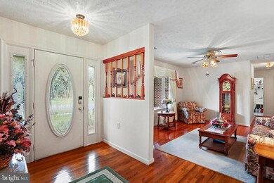 209 W Cedarmeade Ave, Winchester, VA 22601 - photo 7